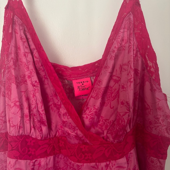 Like New Torrid X Betsey Johnson Pink Lace Cami Sz 2X - Picture 5 of 6